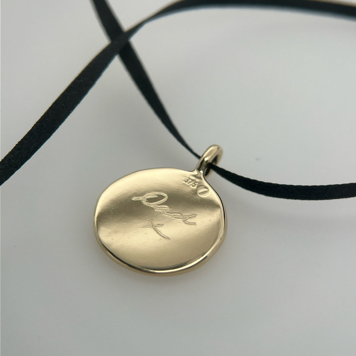 Gold Impression Necklace