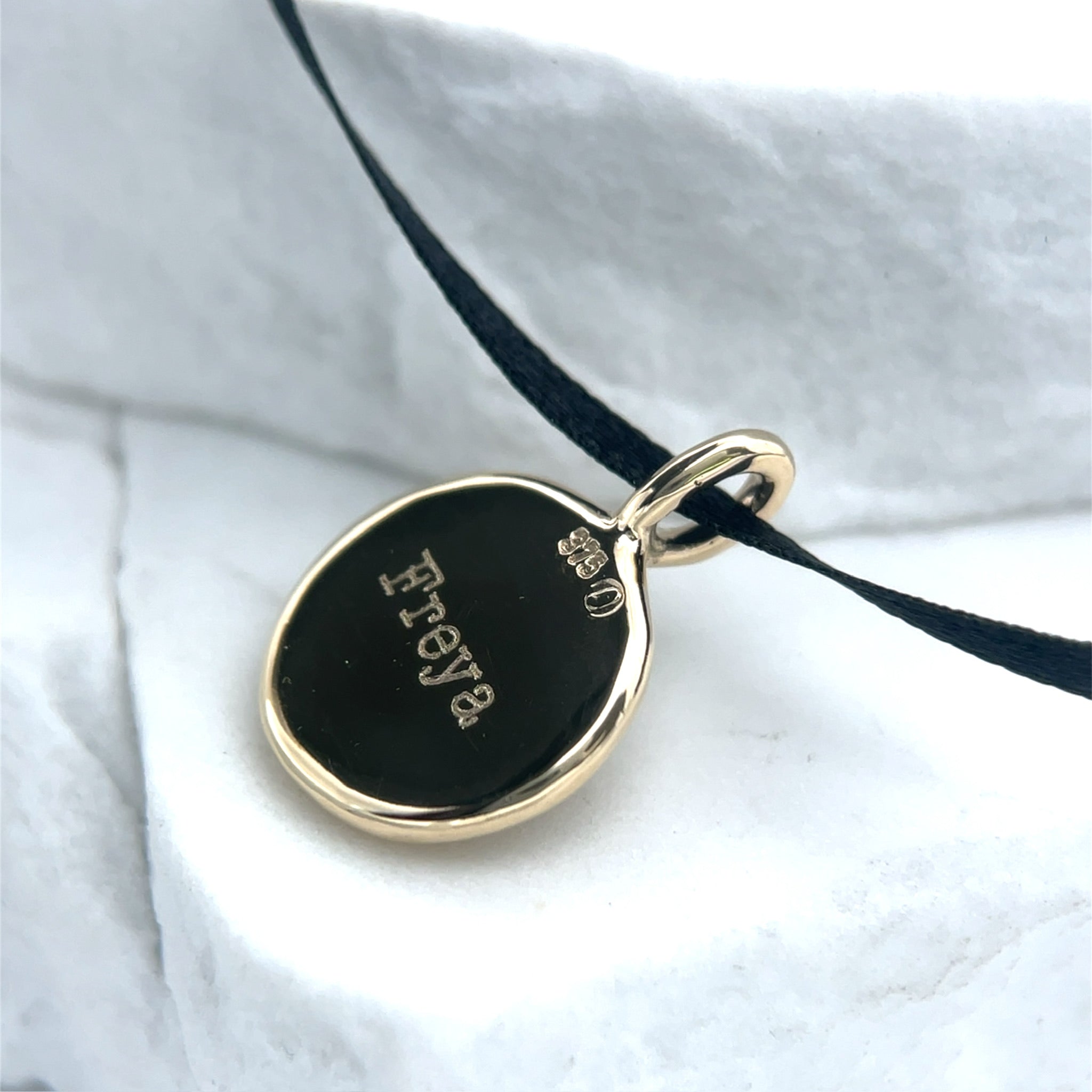Gold Impression Necklace