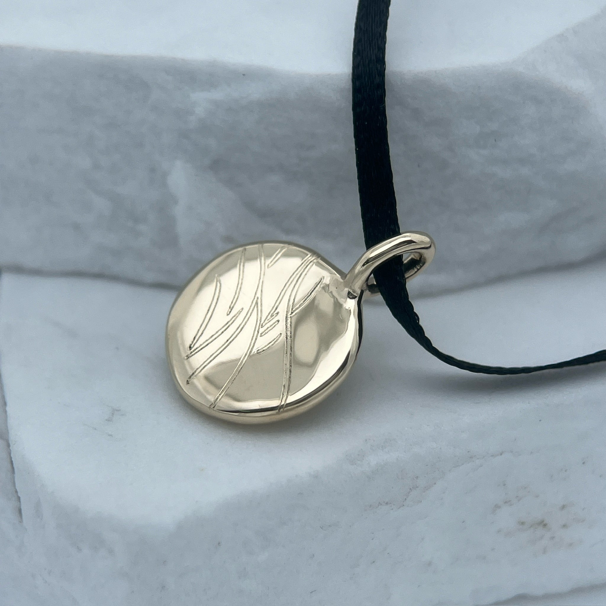 Gold Impression Necklace